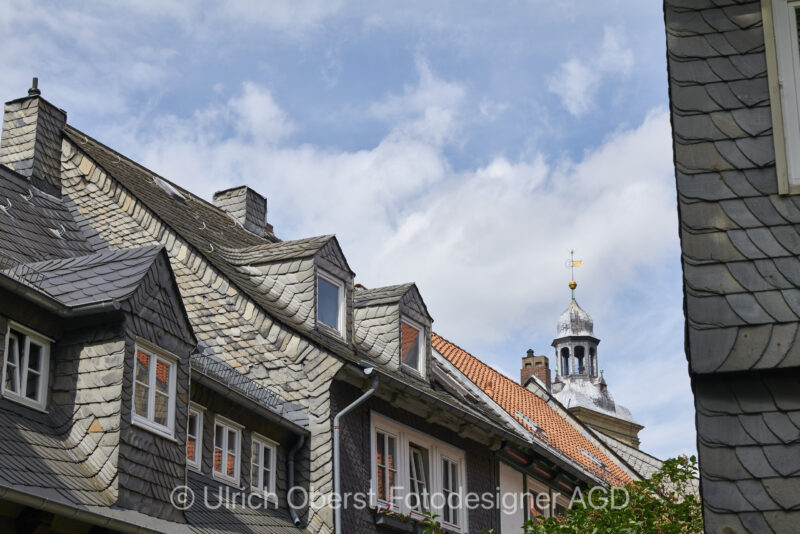 Goslar Fachwerkhäuser mit Turm der Marktkirche